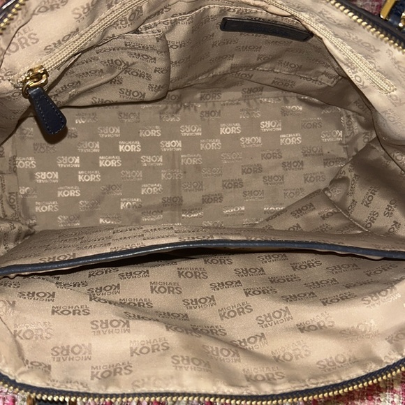 Michael Kors Navy Blue Jet Set Pebbled Leather Tote Bag - Picture 15 of 16